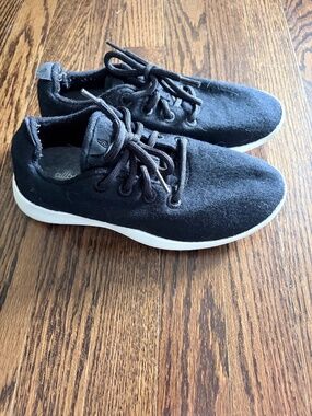 Allbirds Black Wool Runners (US 7)